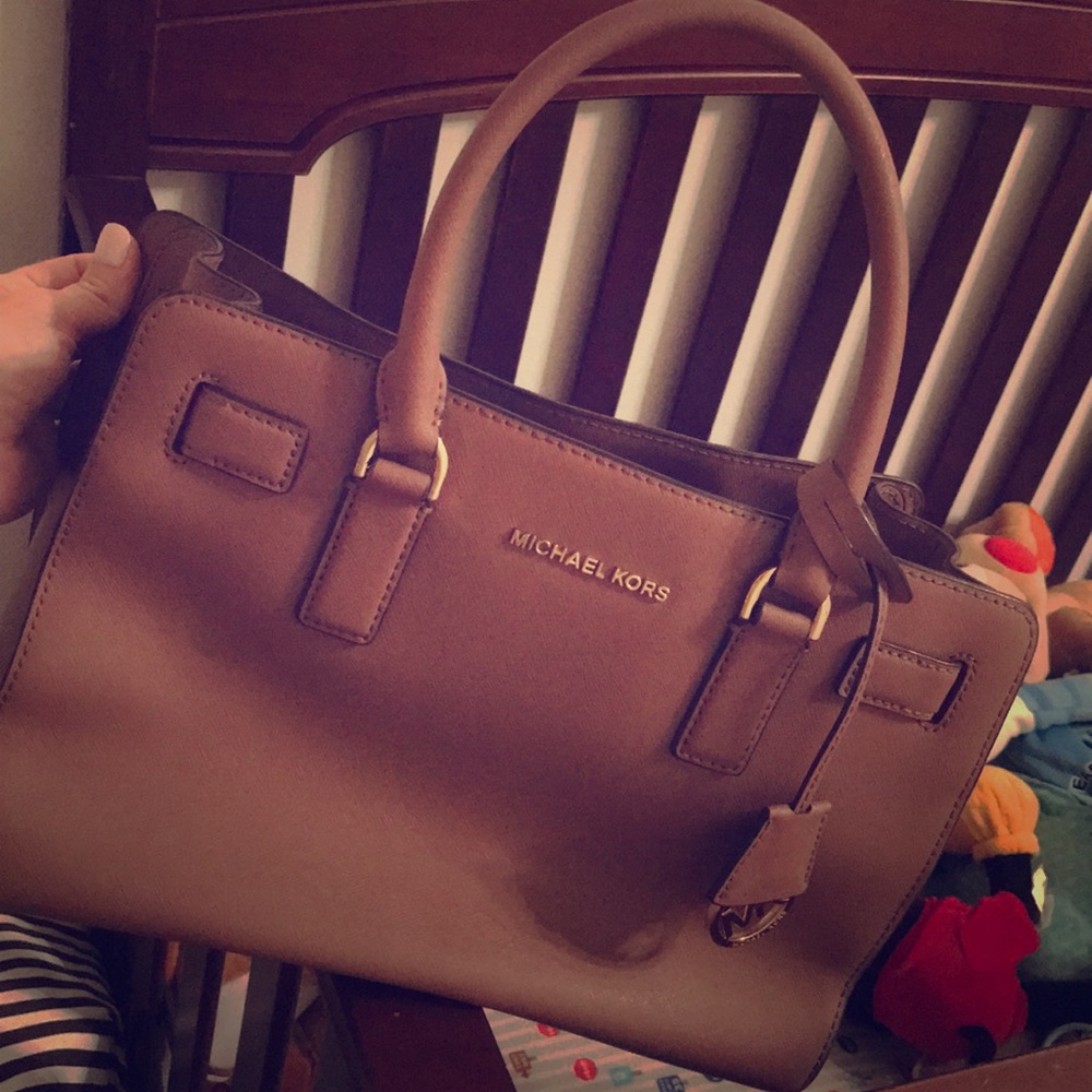 Michael Kors bag w/ matching wallet